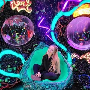 Meet your Posher, Olivia